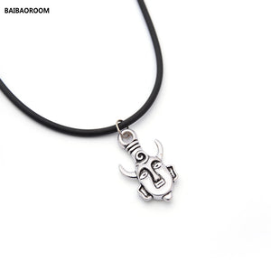 Retro Necklace Surrounding